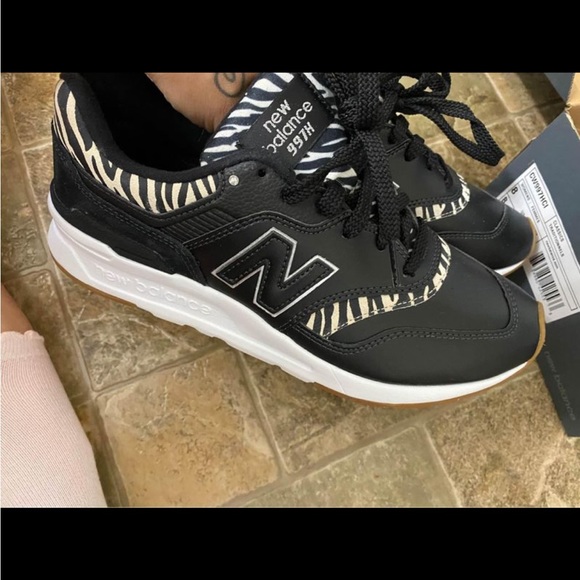 New Balance Running shoes - Picture 2 of 4